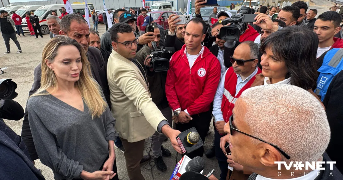 Andželīna Džolija apmeklējusi Ēģiptes-Gazas joslas robežpunktu