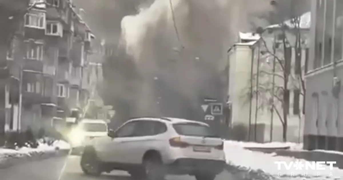VIDEO ⟩ Krievi ar raķetēm "Iskander" uzbrūk daudzdzīvokļu namiem Harkivā