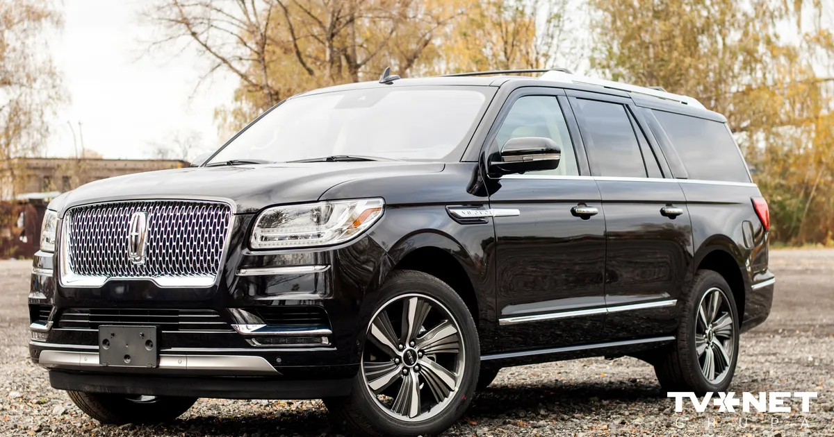 Ukrainai nodoto konfiscēto automašīnu vidū ir arī luksusa spēkrats "Lincoln Navigator"
