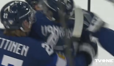 VIDEO ⟩ Somijas hokejisti uzvar iepriekšējo divu gadu čempioni ASV