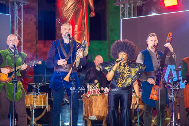 "Auļu" un Abianas kopīgā uzstāšanās festivālā "RocAfrik".