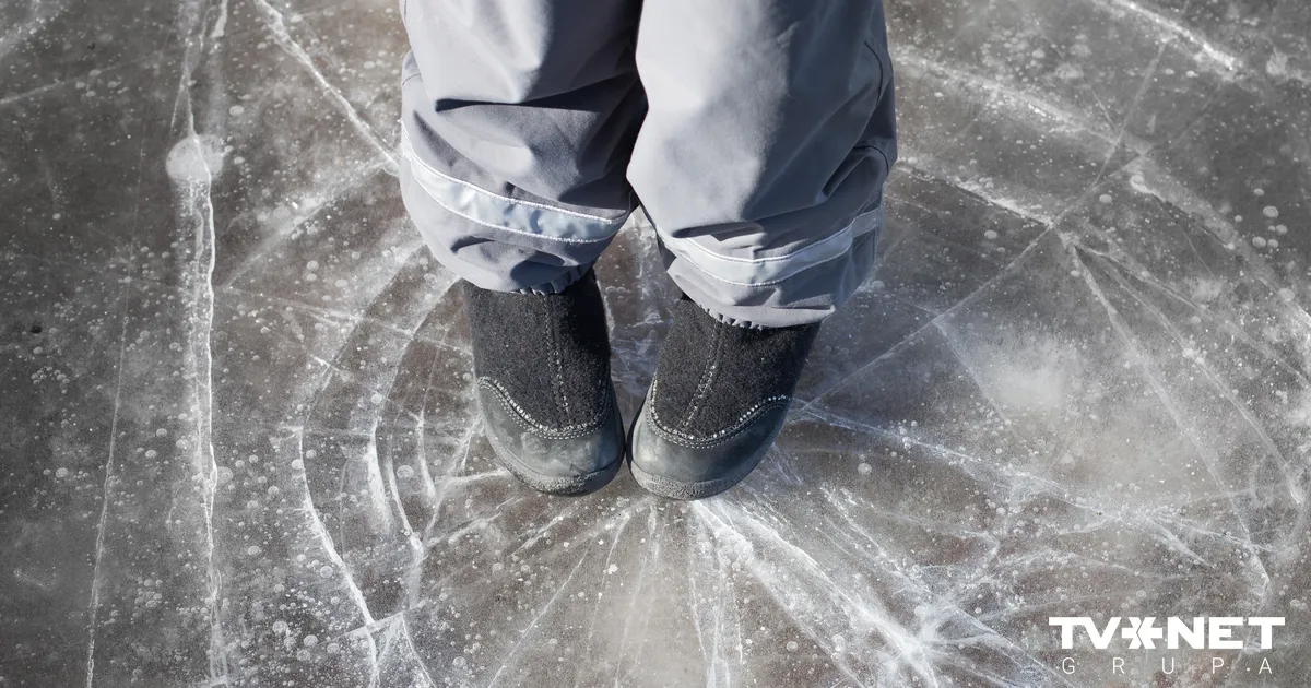 Glābēji Rīgā palīdzējuši diviem bērniem, kuri atradušies uz Daugavas ledus