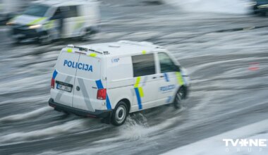 Neilgi pēc zādzības Āgenskalnā likumsargi aiztur divus garnadžus