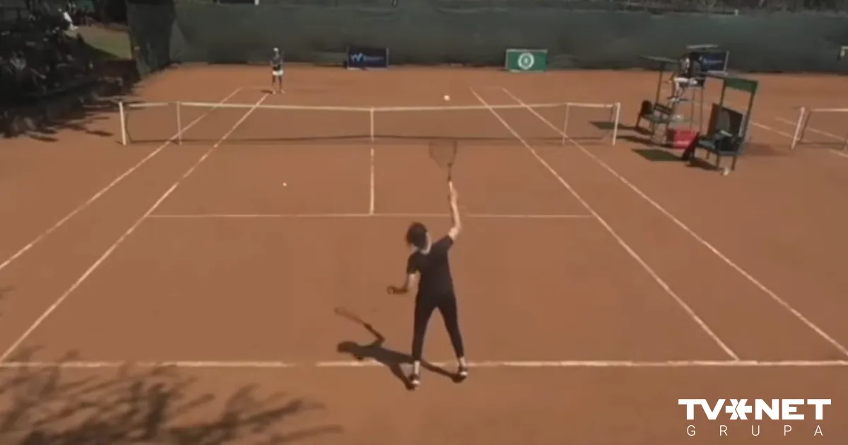VIDEO ⟩ Absurda tenisa spēle – iesācēja tiek apkaunota profesionālās sacensībās