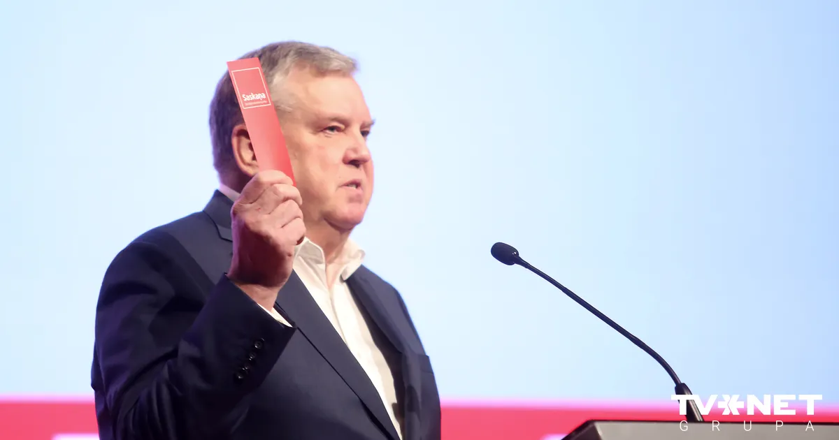 "Saskaņa" Saeimas vēlēšanās startēs kopā ar Centra partiju, paziņo Urbanovičs