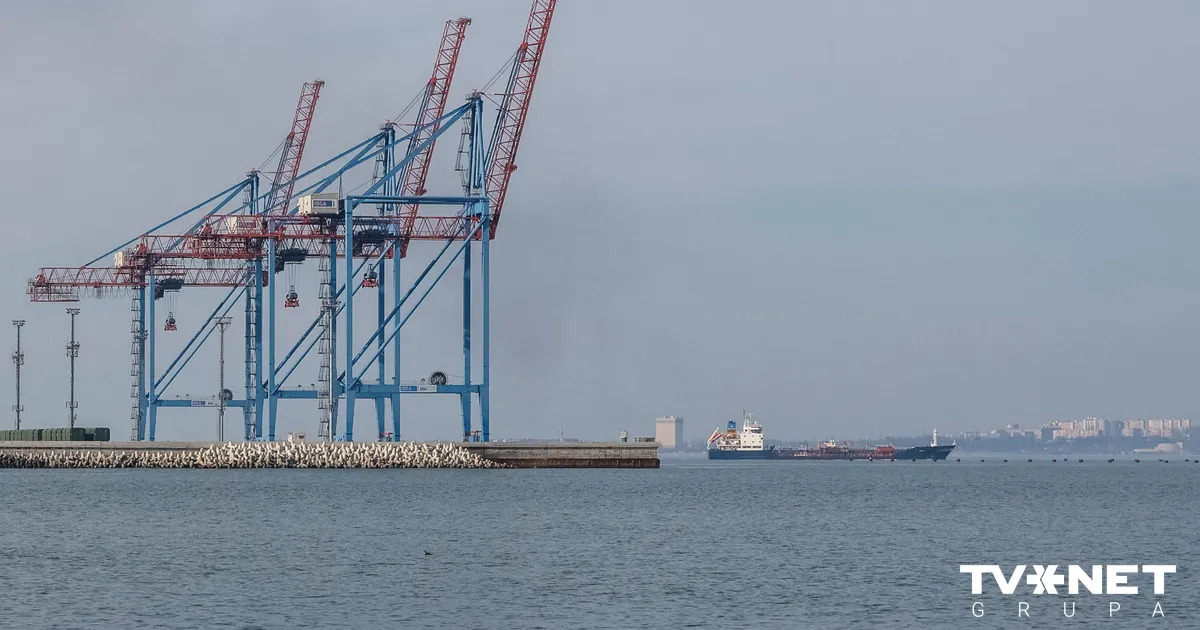 Krievijas uzbrukumā Ukrainas Melnās jūras ostām nogalināti divi cilvēki