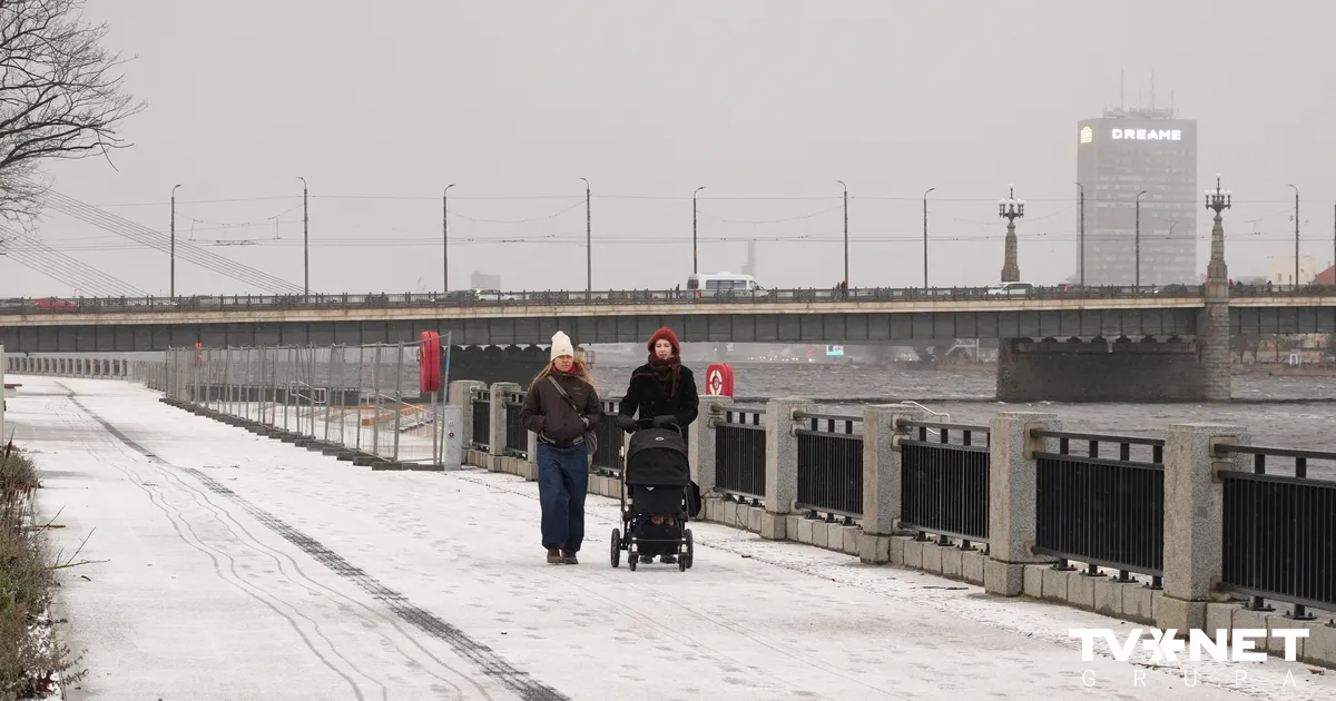 Atklās atjaunoto Mūkusalas ielas krasta promenādi