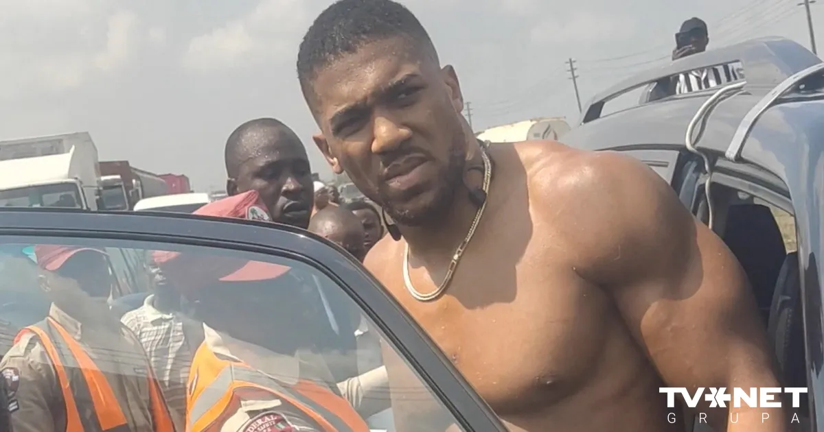 Britu boksa zvaigzne Džošua godina traģiskajā avārijā bojā gājušos trenerus