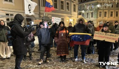 Rīgā notiek protests “Rokas nost no Venecuēlas”