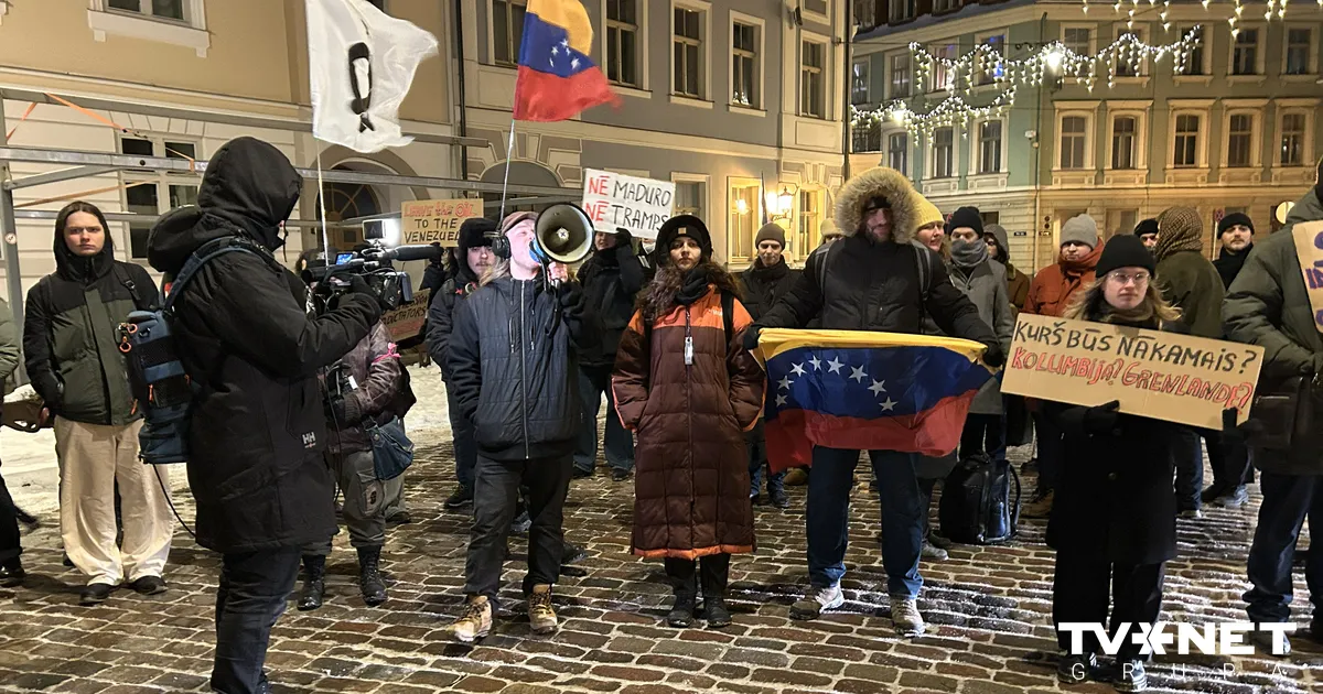 Rīgā notiek protests “Rokas nost no Venecuēlas”