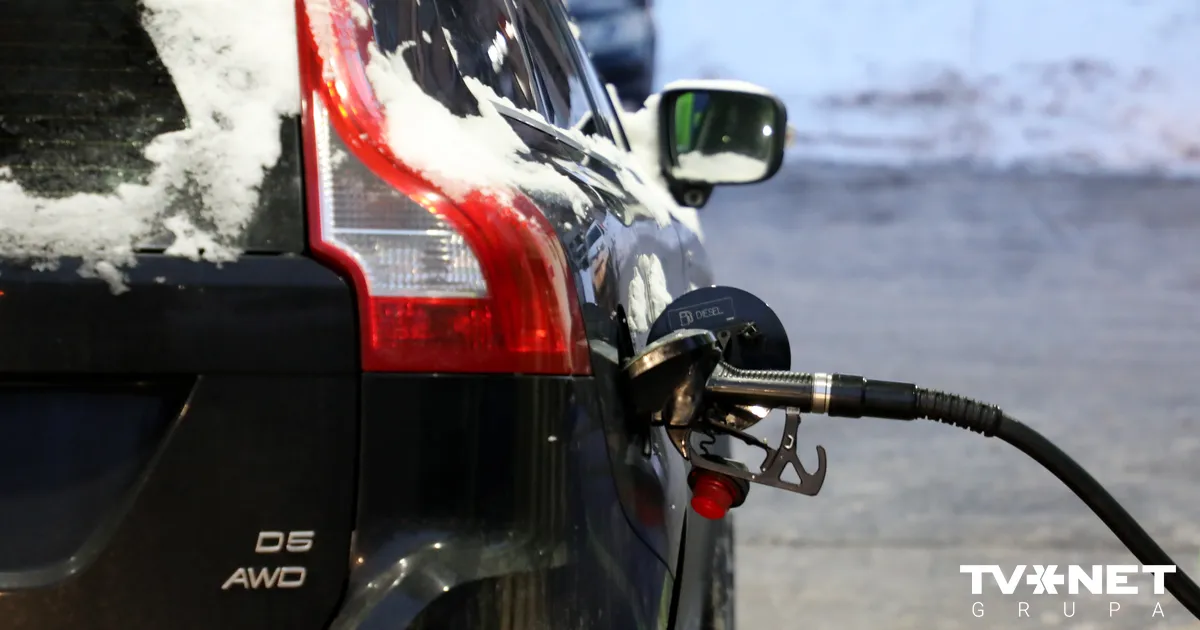 INFOGRAFIKA ⟩ Rīgā degvielas cenas sarūk, bet Tallinā un Viļņā pieaug