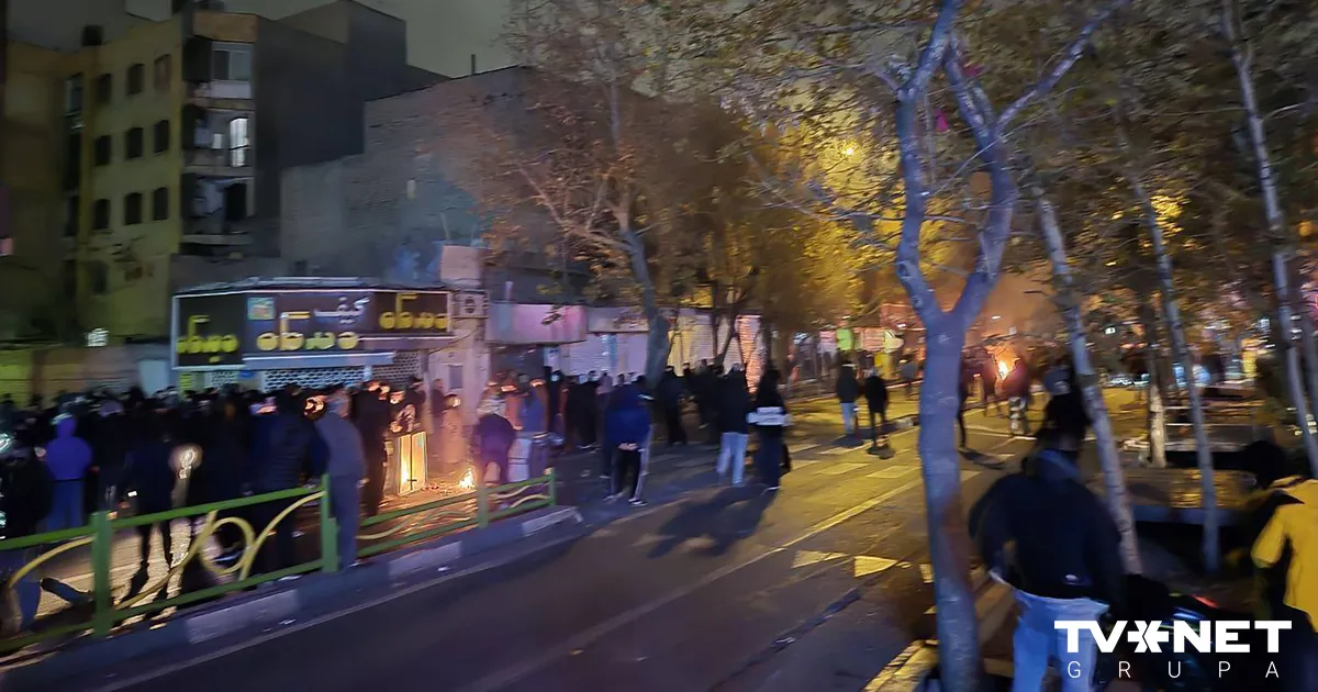 Irānas lielākajās pilsētās turpinās plaši protesti pret islāmisko režīmu