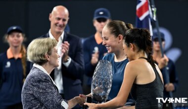 Ostapenko ar Sji izcīna Brisbenas "WTA 500" turnīra dubultspēļu titulu
