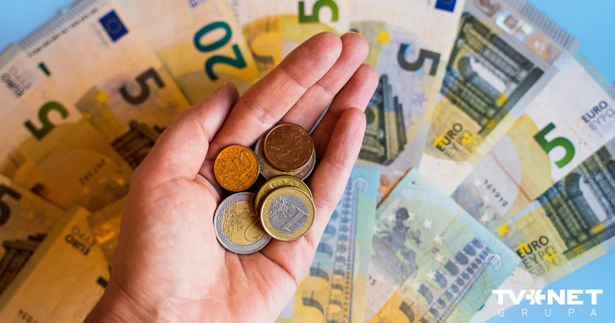 Zināms, cik liela bija vidējā vecuma pensija Latvijā pērnā gada izskaņā