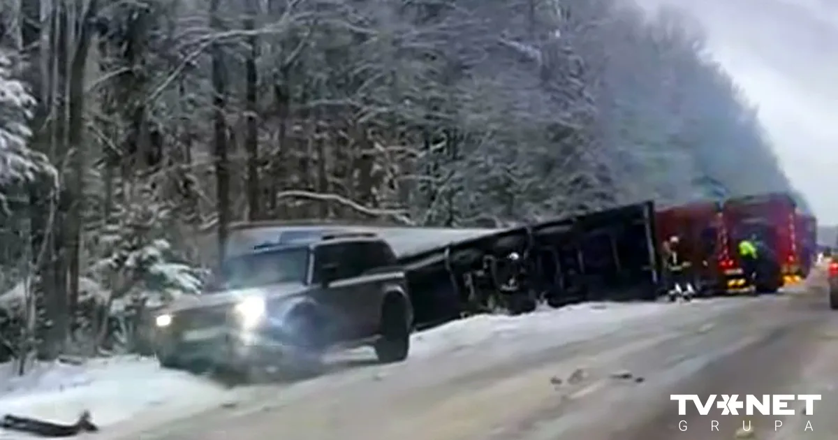 VIDEO ⟩ Tukuma novadā auto avārijā trīs bojā gājušie
