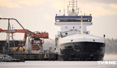 Somija atbrīvojusi aizdomās par kabeļa bojāšanu aizturēto kuģi