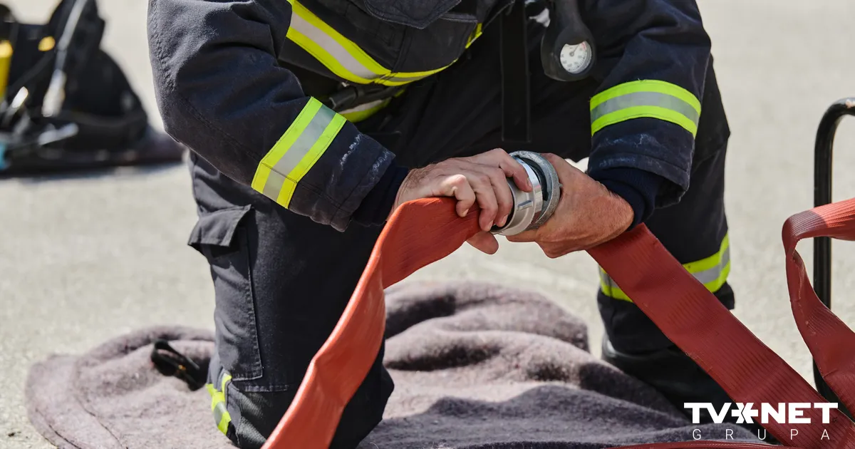 Pirmdien ugunsgrēkā dzīvojamās mājas dzīvoklī Valmierā gājis bojā cilvēks