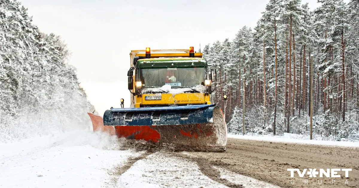 ŅEM VĒRĀ! ⟩ Zema gaisa temperatūra mazina sāls iedarbību uz apledojumu