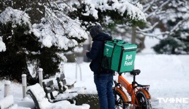 No Latvijā oficiāli reģistrētajiem pārtikas kurjeriem puse ir trešo valstu pilsoņi