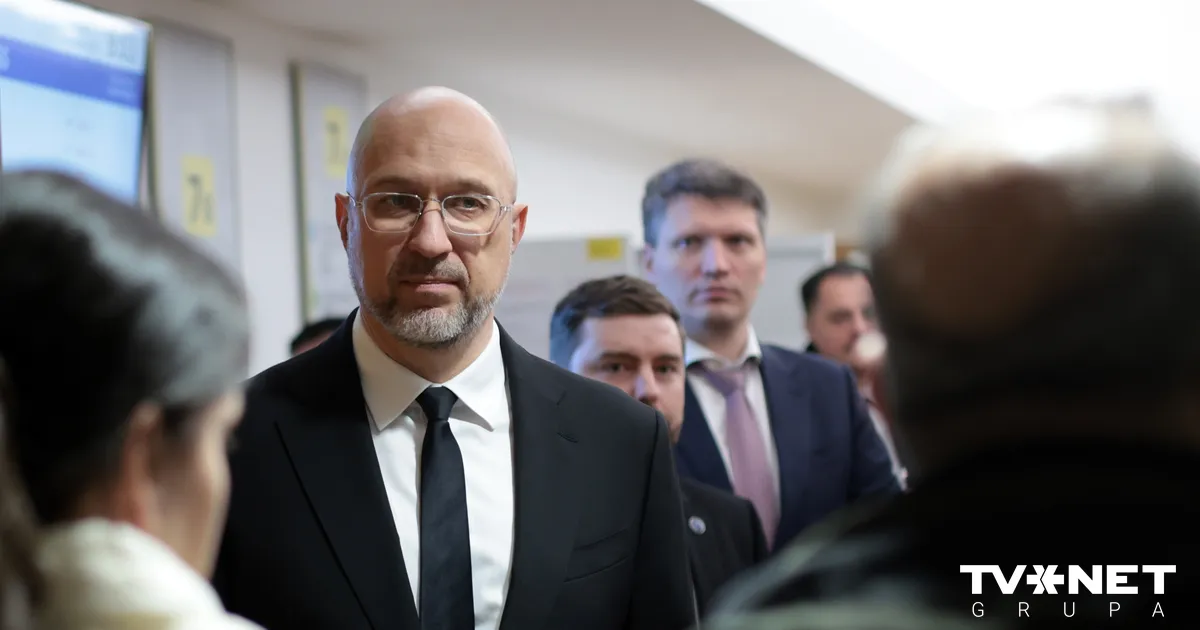 Ukrainas parlaments no amata atbrīvo aizsardzības ministru