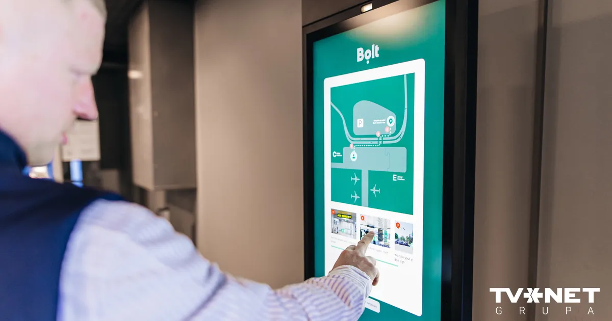 Taksometru asociācijas sūdzas par "Bolt" pašapkalpošanās ekrānu izvietošanu Rīgas lidostā