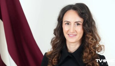 Skolas medicīnas māsa drīkst injicēt ārsta nozīmētas zāles skolēnam ar hronisku saslimšanu