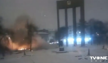 VIDEO ⟩ Ļvivā drons trāpa bērnu rotaļlaukumā