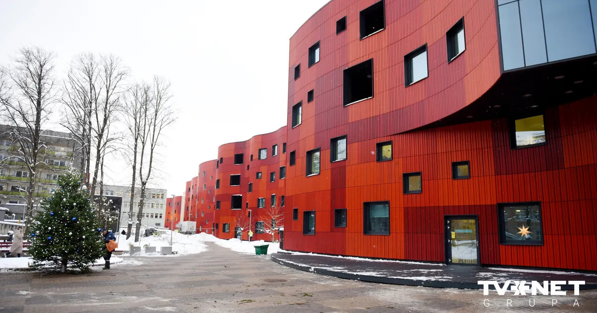 Ēkas savienojošajā tunelī Stradiņa slimnīcā dzēsts ugunsgrēks