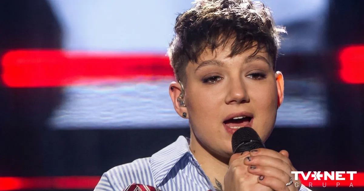 Ceļš pretī triumfam. Emilijas dziesmas, kas aizveda līdz uzvarai šovā "Pārdziedi mani!" - Apollo.lv