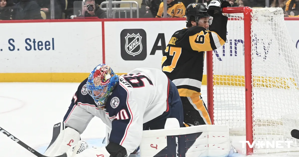 Treneri pauž uzslavas Merzļikinam un Šilovam pēc Latvijas vārtsargu dueļa