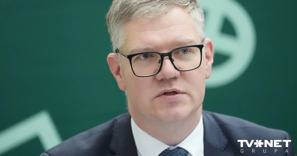 Skolas, kurās ir problēmas ar pāreju uz mācībām latviešu valodā, tiks "ņemtas zem lupas"