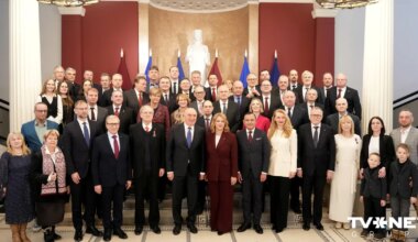 FOTO ⟩ Siliņa svinīgajā barikāžu atceres dienas sēdē: Brīvību nevar uztvert kā pašsaprotamu - Apollo.lv