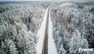 Latvijā daudzviet apledojums, autobraucējiem jābūt uzmanīgiem