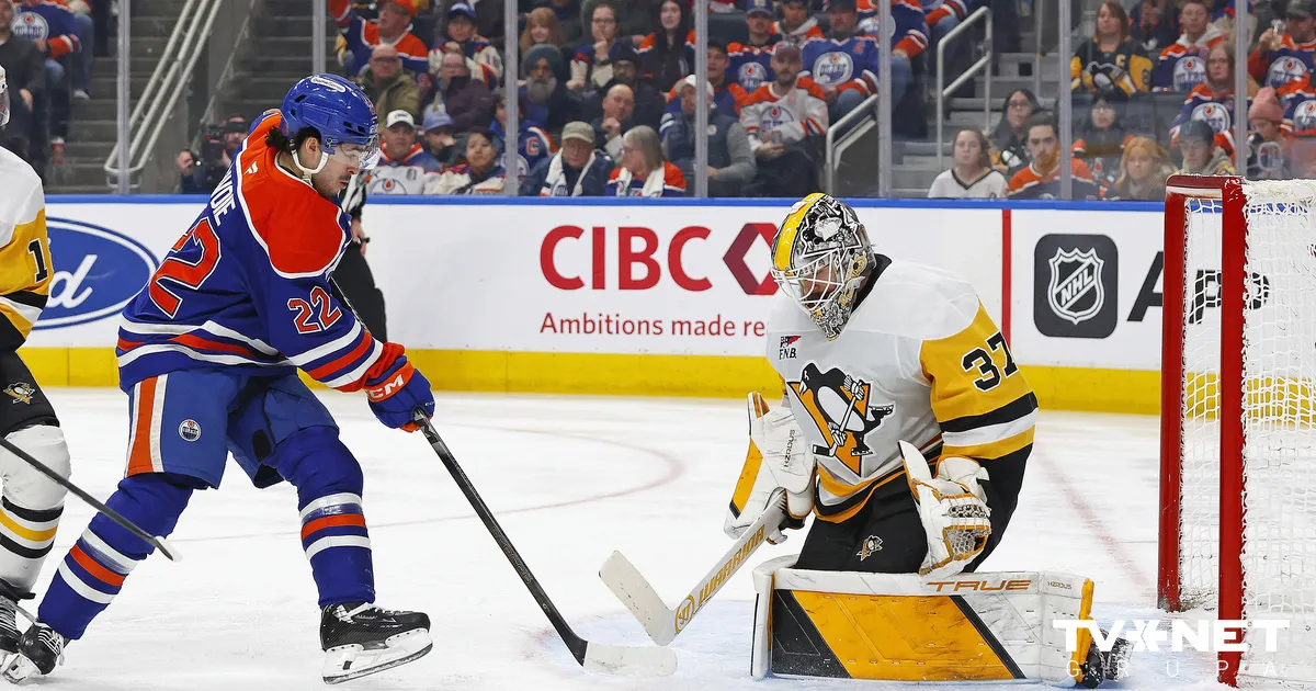 Šilovs atvaira 30 metienus; "Penguins" gūst trīs vārtus 37 sekundēs