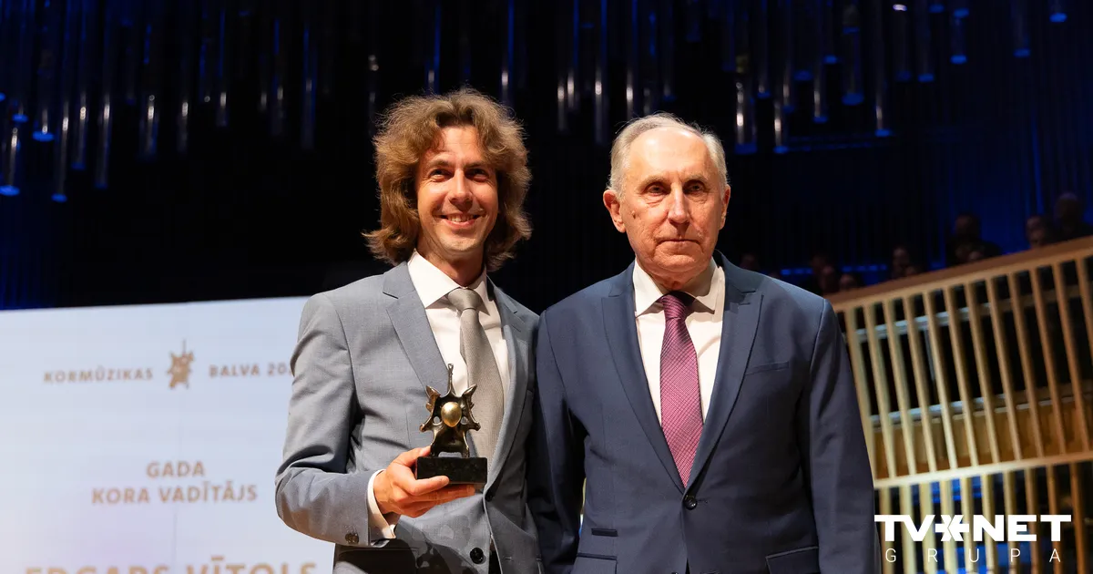 FOTO ⟩ Par gada kori atzīts jauniešu koris "Kamēr...", bet gada diriģenta gods ticis Vītolam