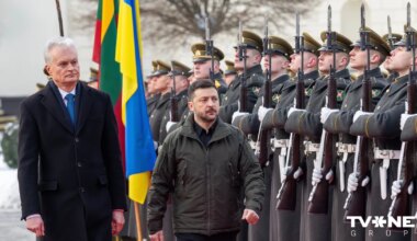 Zelenskis Viļņā komentē Krievijas agresiju: Tās ir pasaules svarīgāko valstu vienaldzības sekas - Apollo.lv