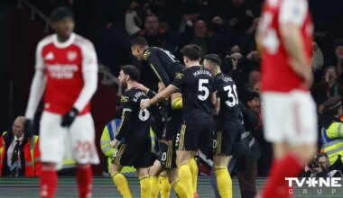 Mančestras "United" futbola trillerī izrauj uzvaru pār "Arsenal"