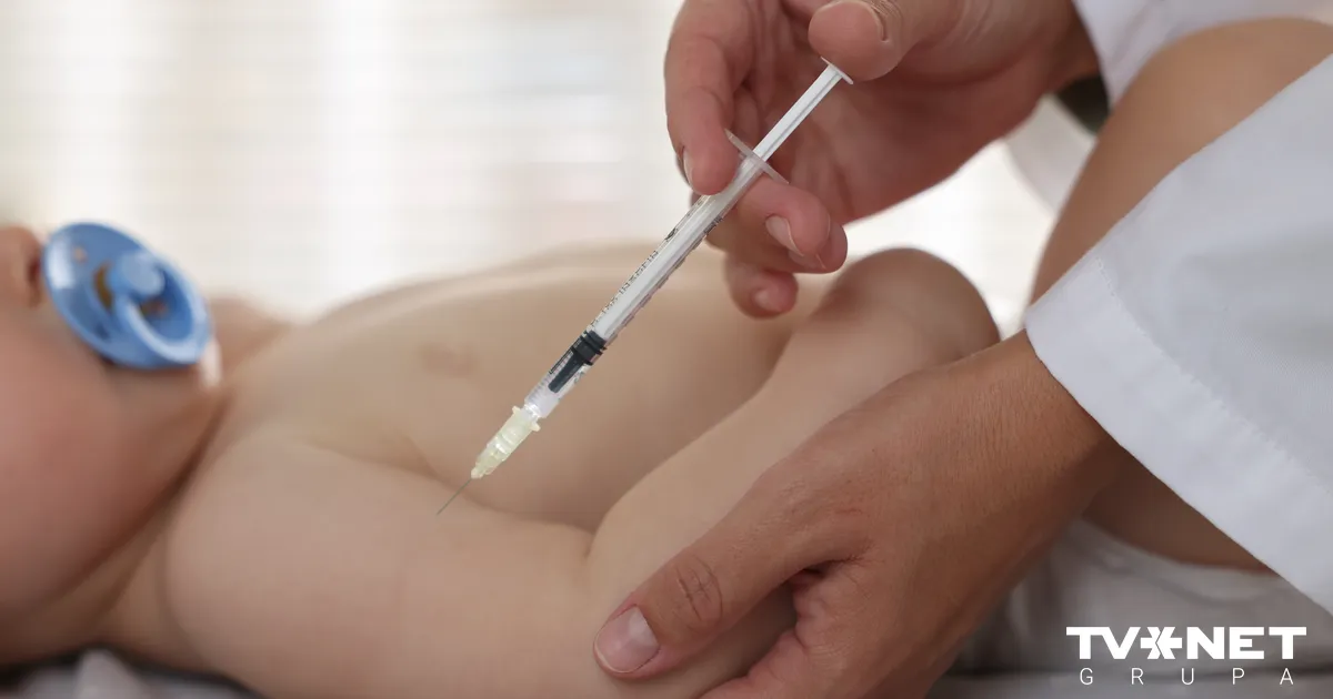 FOTO ⟩ "Raudāju un skatījos, kā man dēlam dur deniņos." Divu mammu pieredze Tukuma slimnīcas Bērnu nodaļā