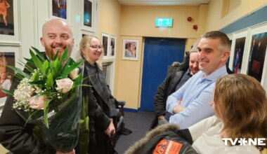 VIDEO ⟩ Īrijas teātris “Sliedes” ar plašu vērienu atzīmē savu piecu gadu jubileju