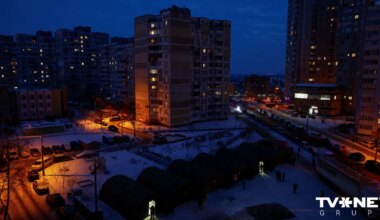 FOTO ⟩ Liela daļa Kijivas ziemas spelgonī palikusi bez elektroapgādes - TVNET