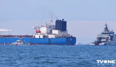 Francija arestē Krievijas "ēnu flotes" tankkuģi