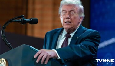 Tramps apsver jaunu triecienu Irānai, ziņo CNN