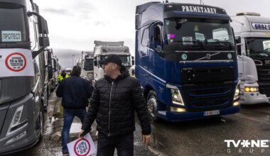 Ziemeļmaķedonijas un Melnkalnes kravas mašīnu šoferi izbeidz ES robežas blokādi