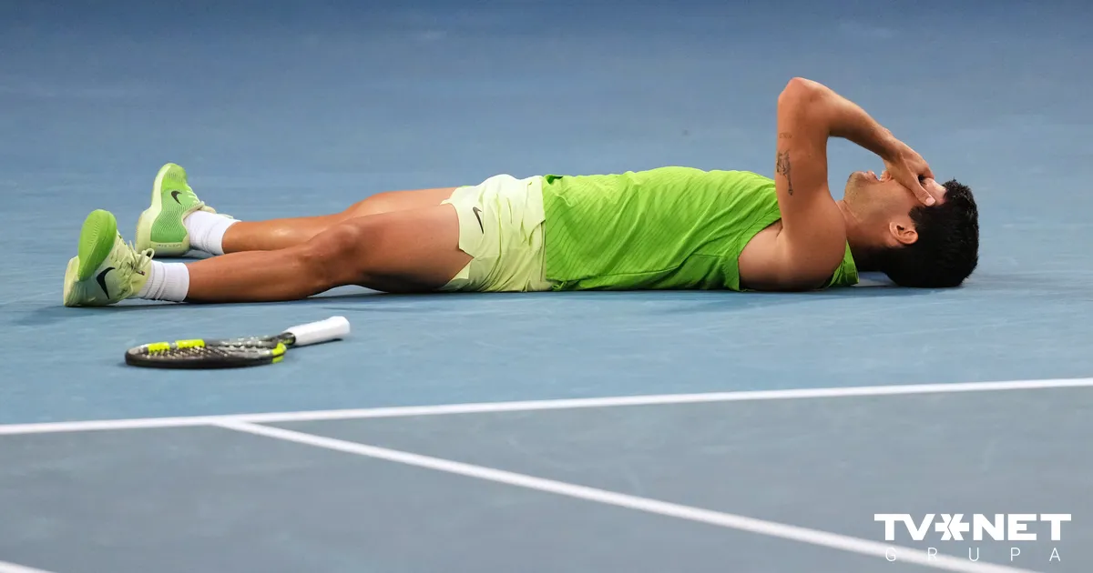 piecu stundu trillerī Alkarass uzveic Zverevu