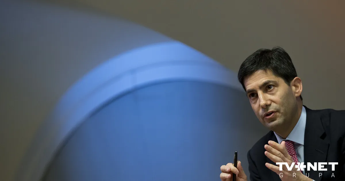 Tramps Federālās rezervju sistēmas vadītāja amatam izvirza bijušo valdes locekli Voršu