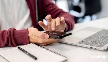 NOSKATIES ⟩ Mākslīgā intelekta dēļ bakalaura un maģistra darbus dažās programmās varētu aizstāt citi pārbaudījumi