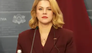 Jaungada uzrunā premjere Siliņa mudina iedzīvotājus izaicināt pašiem sevi un tiekties uz izcilību