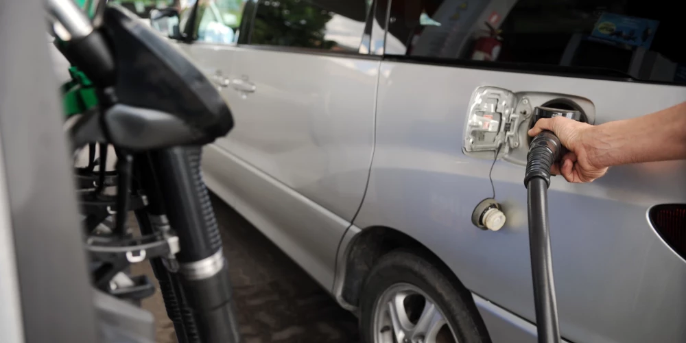 no šodienas pieaug akcīzes nodoklis naftas produktiem, tabakai un dabasgāzei