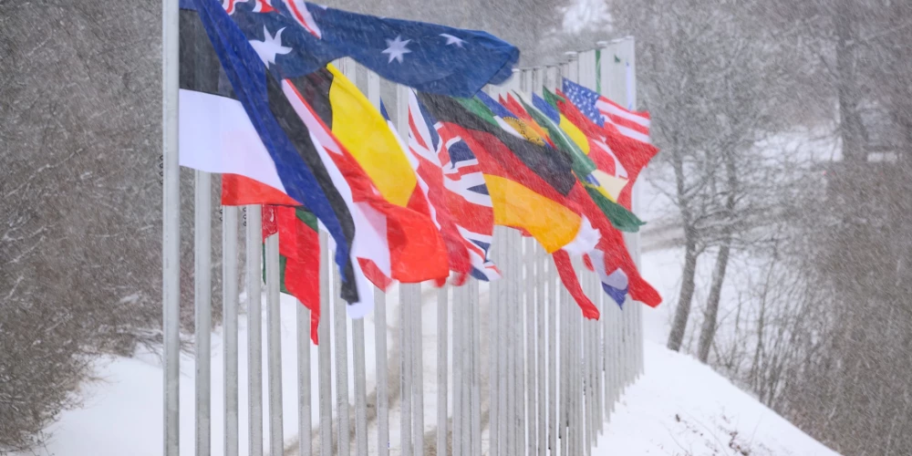 Laikapstākļi Vinterbergā vieš korekcijas Pasaules kausa posmā skeletonā - Jauns.lv