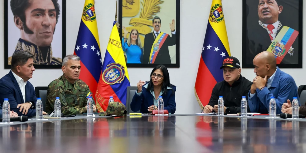 Venecuēlas pagaidu prezidente vēlas atbrīvot Maduro - Jauns.lv